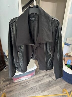 Oodle & Lolo Women’s Black Mixed-Media Moto Jacket